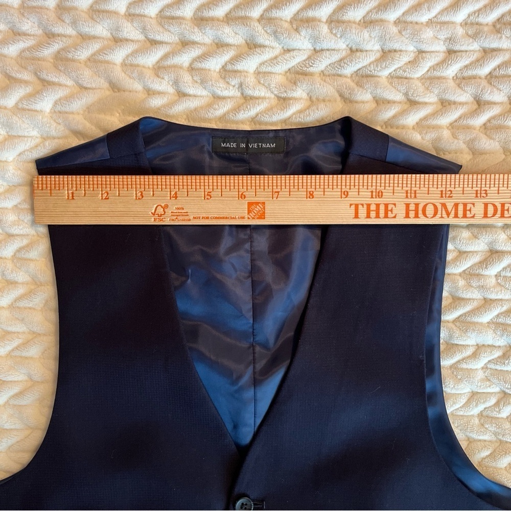 Kenneth Cole Reaction Men's Navy Vest Size small Formal Business - Picture 9 of 11